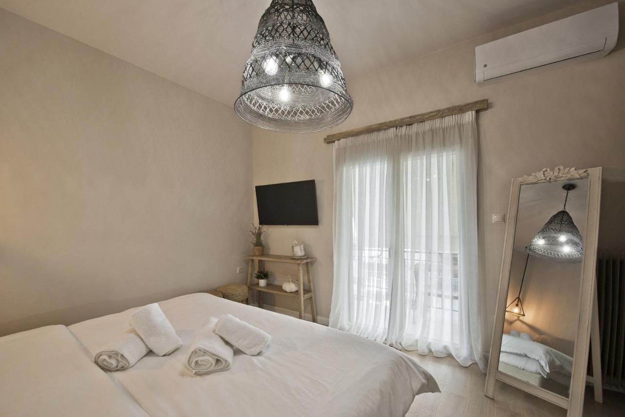 Stylish Apartment At Pagrati Athens Exterior photo