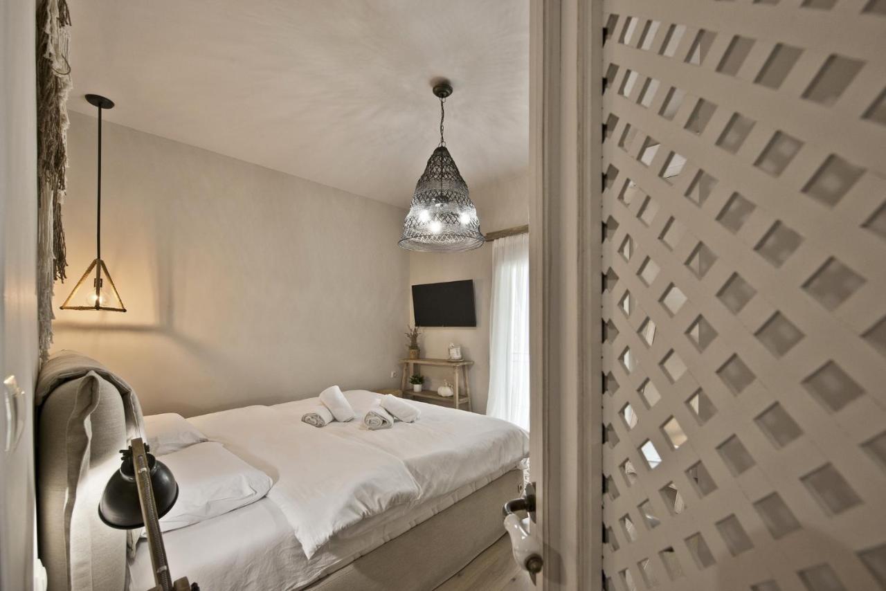 Stylish Apartment At Pagrati Athens Exterior photo