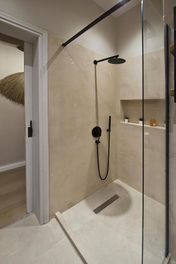 Stylish Apartment At Pagrati Athens Exterior photo
