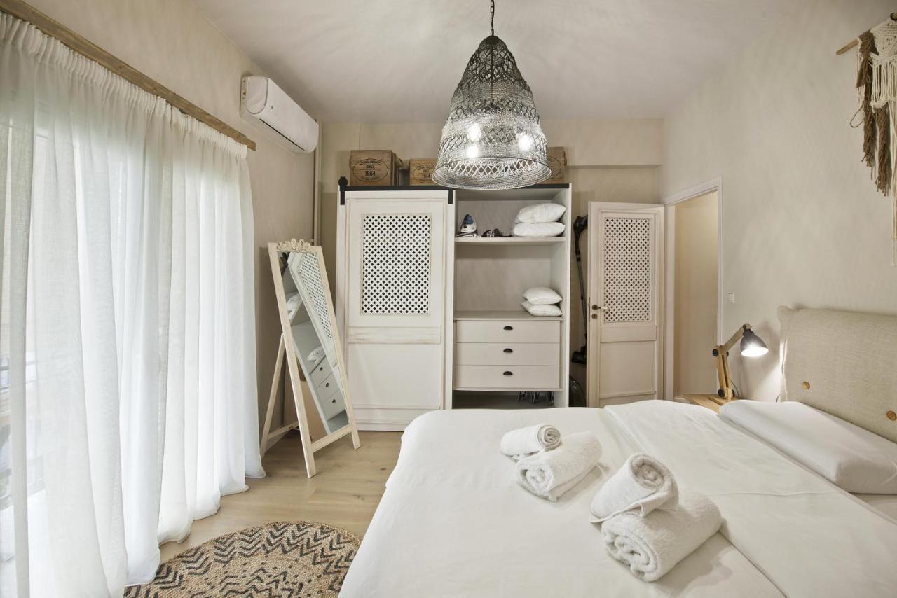 Stylish Apartment At Pagrati Athens Exterior photo
