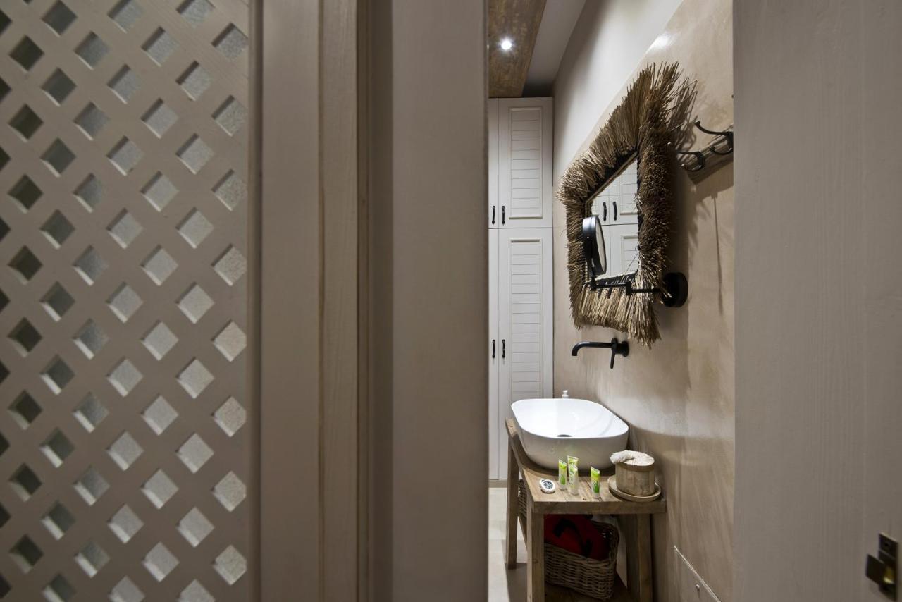Stylish Apartment At Pagrati Athens Exterior photo